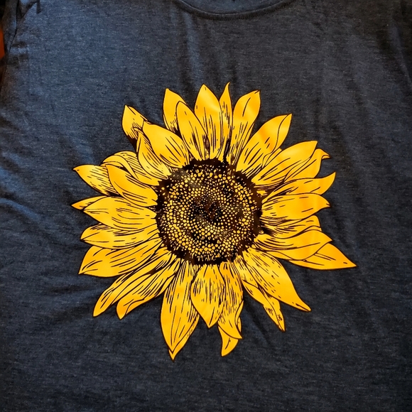 Women's Sunflower Short Sleeve T-Shirt Boutique | M - Picture 3 of 5